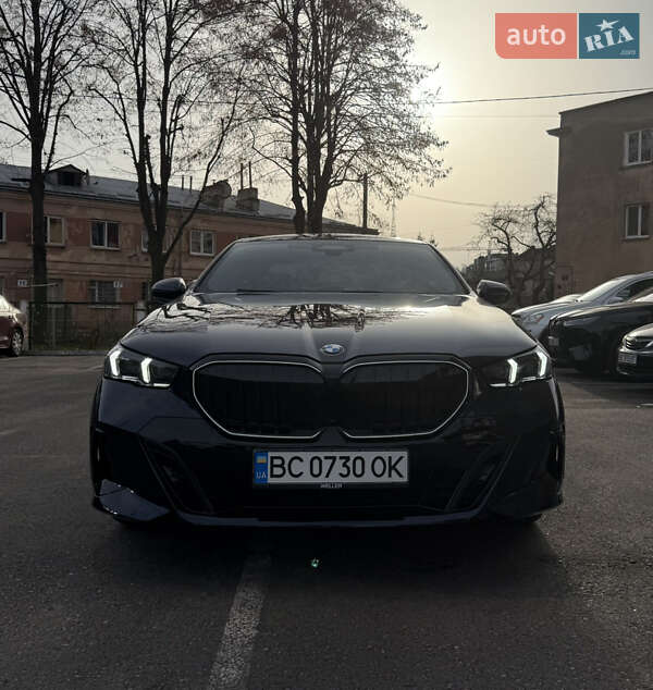 Седан BMW 5 Series 2023 в Львове фото 5 Седан BMW 5 Series 2023 в Львове