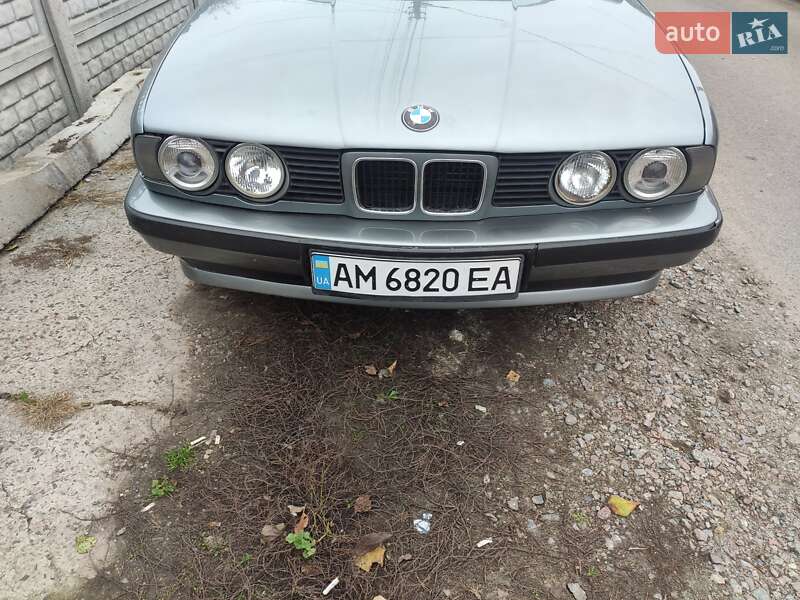 Седан BMW 5 Series 1988 в Белой Церкви