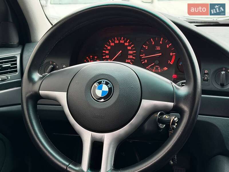 Седан BMW 5 Series 2001 в Харькове