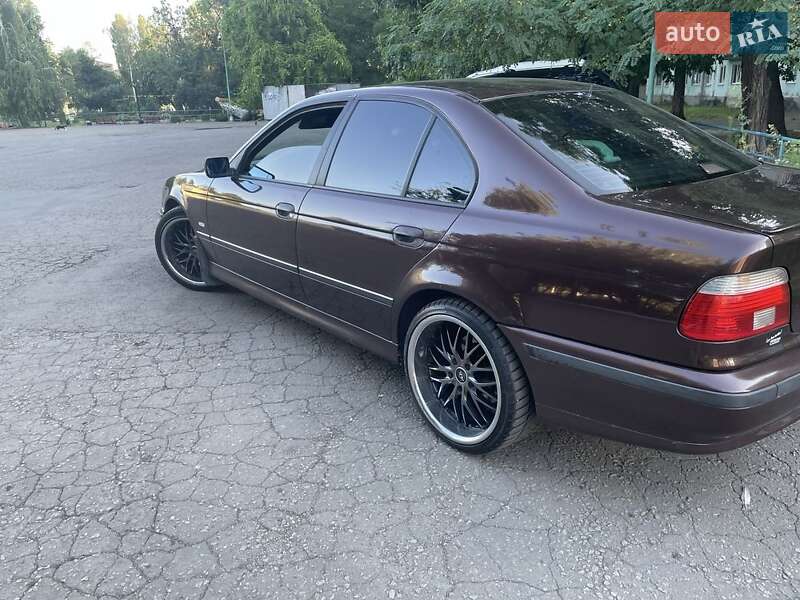 Седан BMW 5 Series 1997 в Синельниково