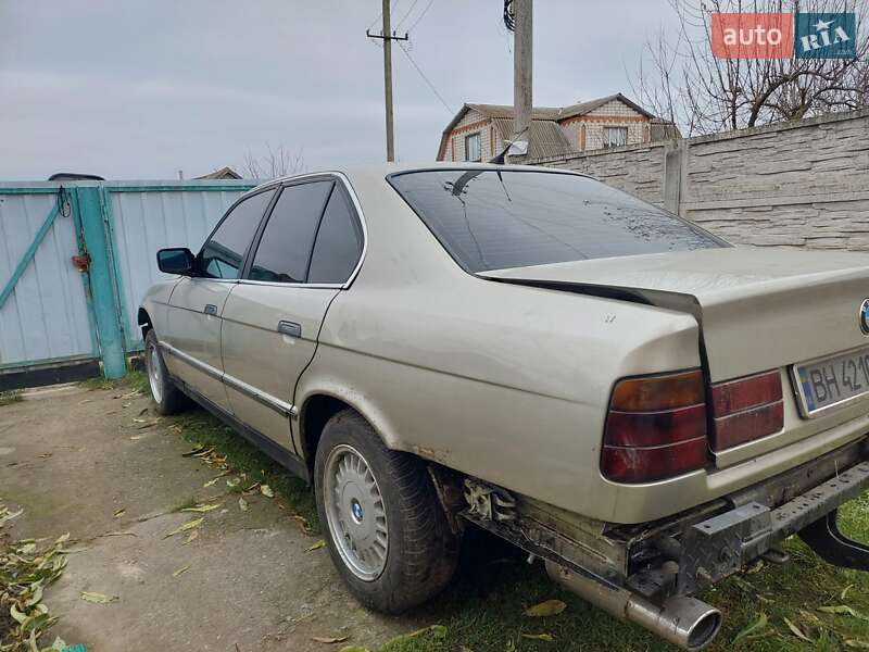 Седан BMW 5 Series 1988 в Виннице