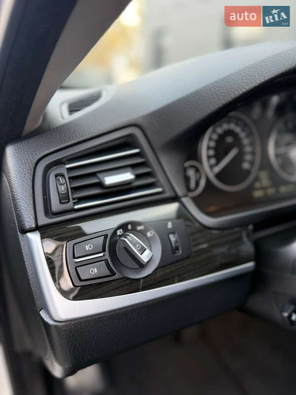 Седан BMW 5 Series 2012 в Днепре