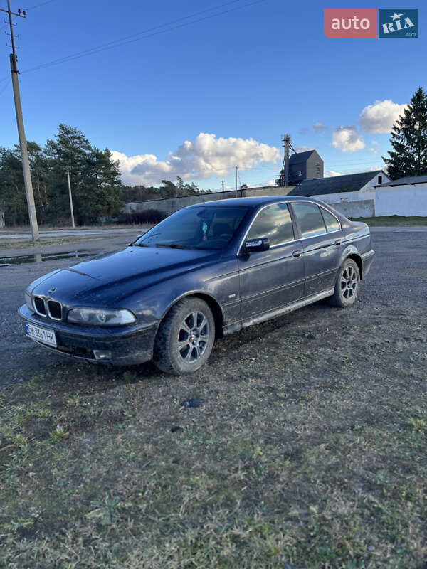 Седан BMW 5 Series 1999 в Сарнах