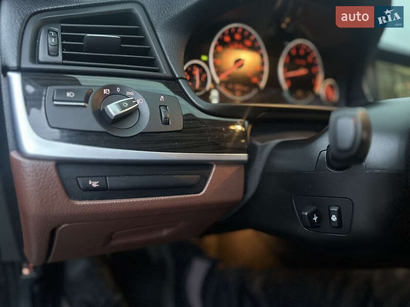 Седан BMW 5 Series 2012 в Днепре