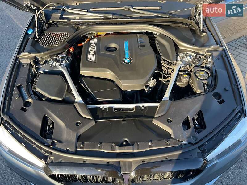 Седан BMW 5 Series 2018 в Ужгороді