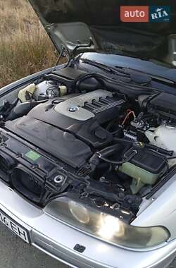 Седан BMW 5 Series 2000 в Дрогобыче