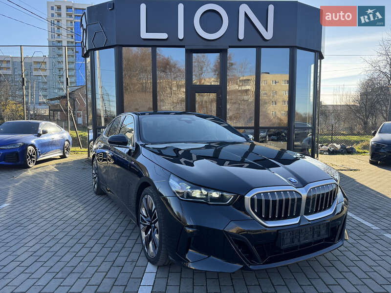 Седан BMW 5 Series 2024 в Львове фото 3 Седан BMW 5 Series 2024 в Львове