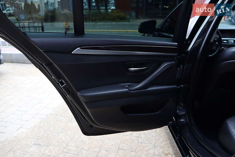 Седан BMW 5 Series 2013 в Львове