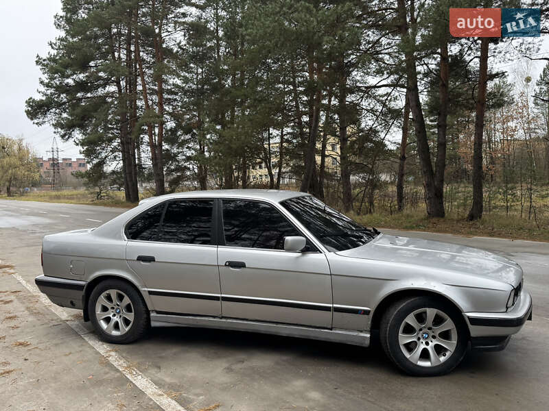 Седан BMW 5 Series 1990 в Славуте фото 2 Седан BMW 5 Series 1990 в Славуте