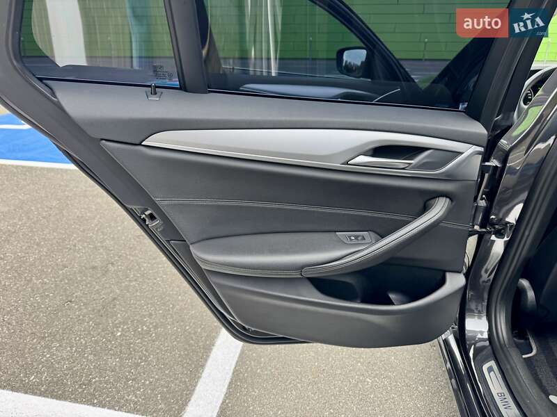 Универсал BMW 5 Series 2017 в Киеве фото 39 Универсал BMW 5 Series 2017 в Киеве