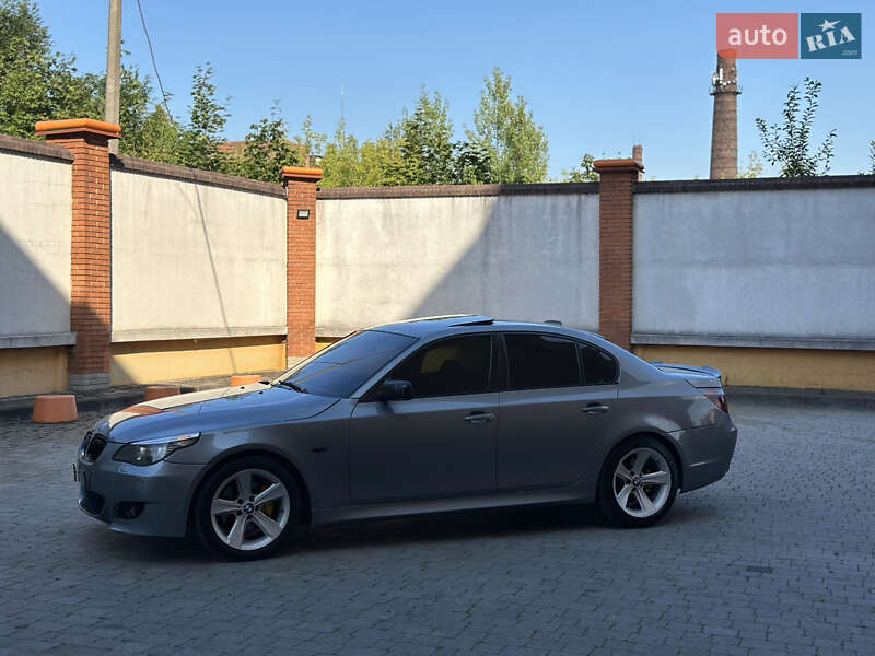 Седан BMW 5 Series 2004 в Коломые