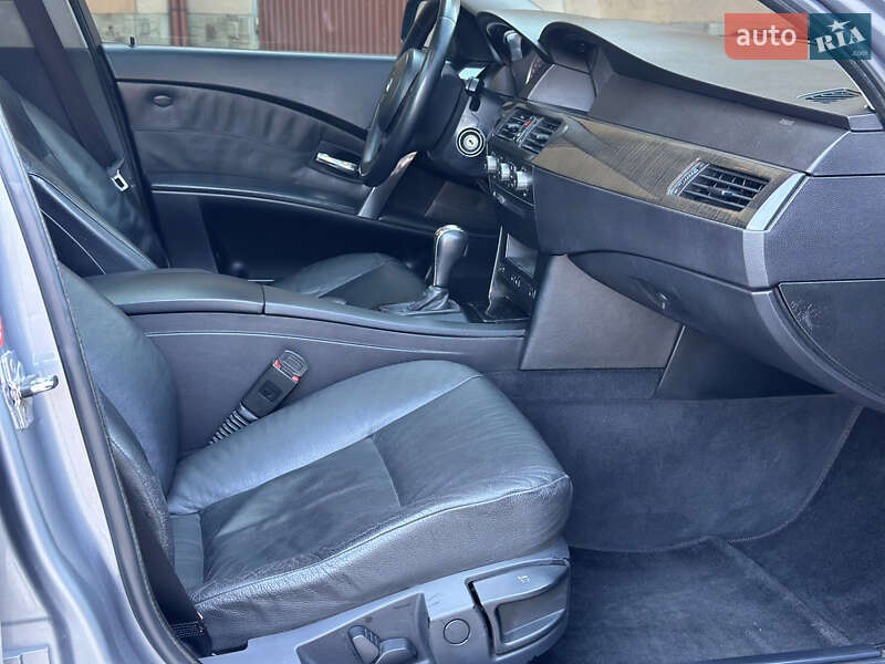 Седан BMW 5 Series 2004 в Коломые