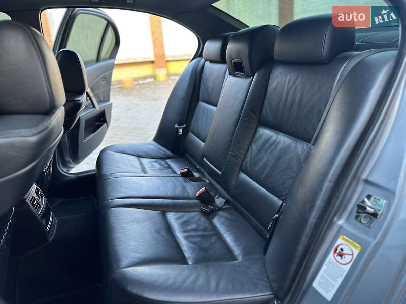 Седан BMW 5 Series 2004 в Коломые