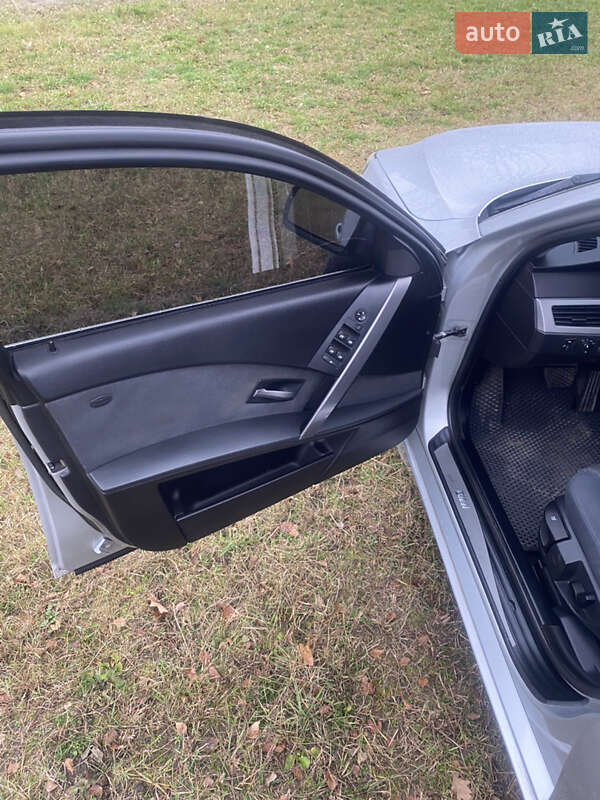 Седан BMW 5 Series 2004 в Славуте