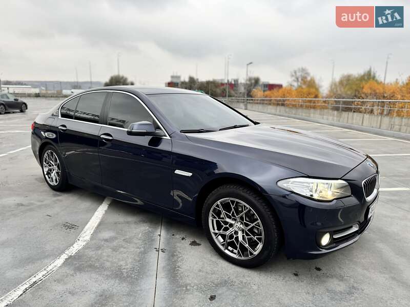 Седан BMW 5 Series 2016 в Киеве