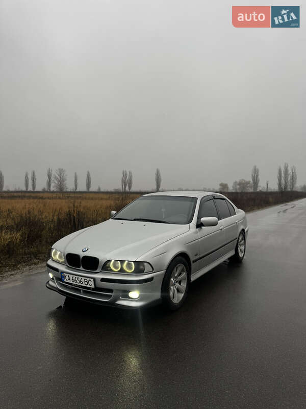 Седан BMW 5 Series 2002 в Києві