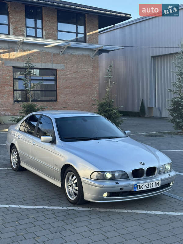 Седан BMW 5 Series 2000 в Виннице