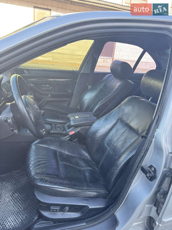 Седан BMW 5 Series 2000 в Виннице