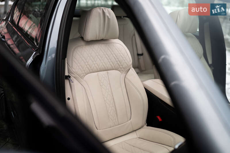 Седан BMW 5 Series 2018 в Львове