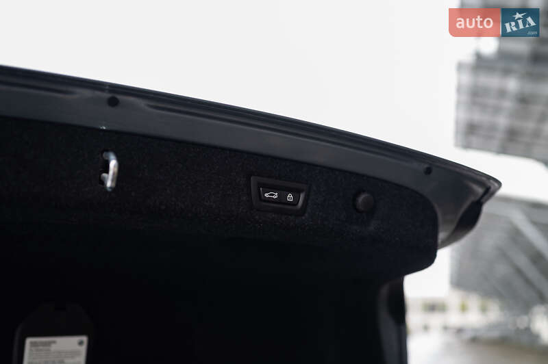 Седан BMW 5 Series 2018 в Львове