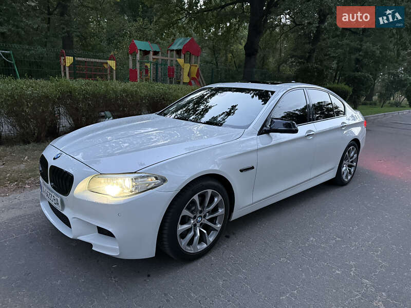 Седан BMW 5 Series 2015 в Киеве