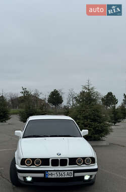Седан BMW 5 Series 1991 в Одессе
