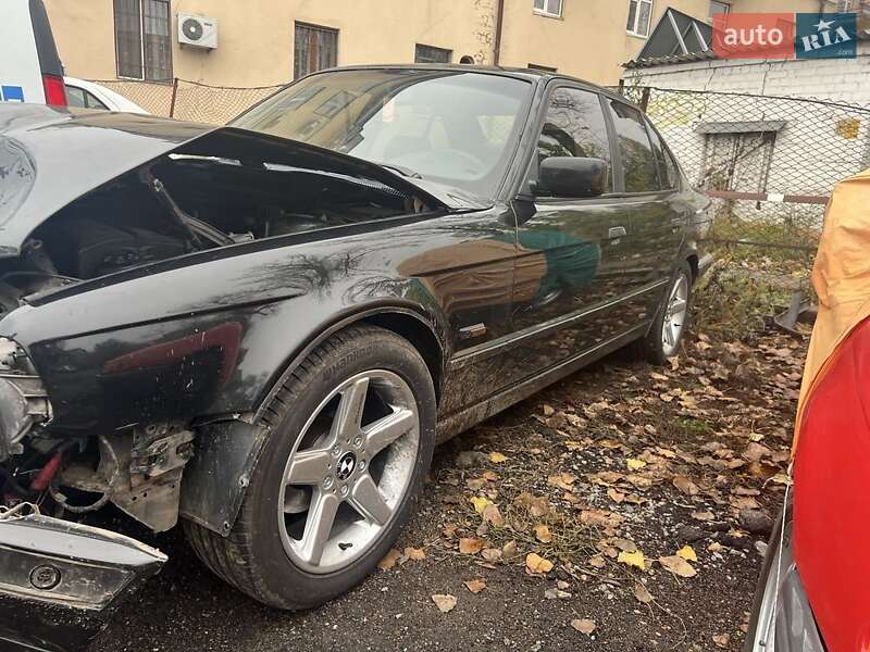 Седан BMW 5 Series 1990 в Днепре