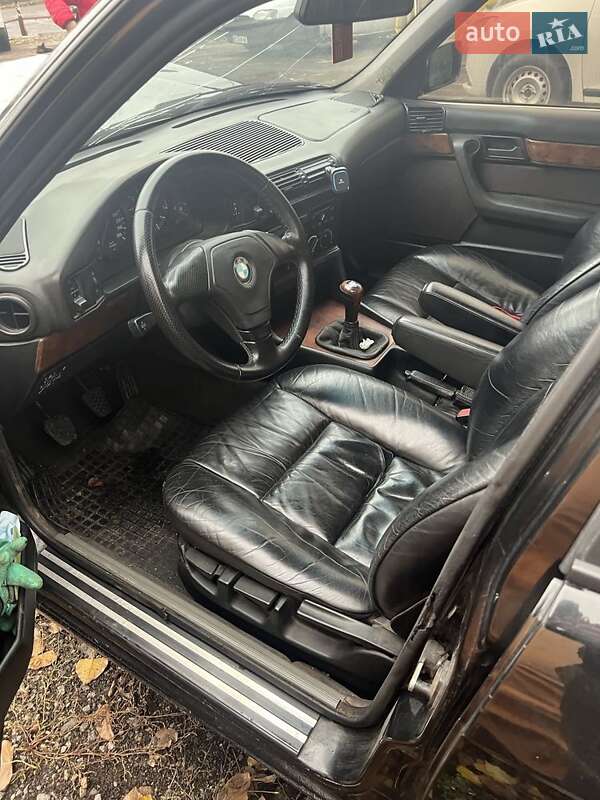 Седан BMW 5 Series 1990 в Днепре