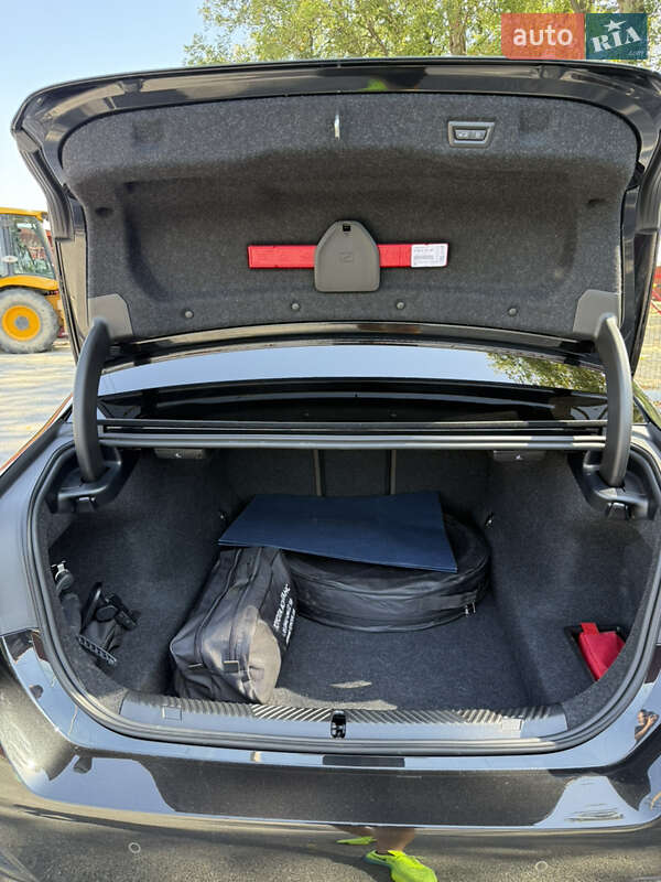 Седан BMW 5 Series 2025 в Киеве