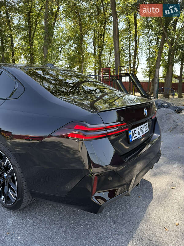 Седан BMW 5 Series 2025 в Киеве