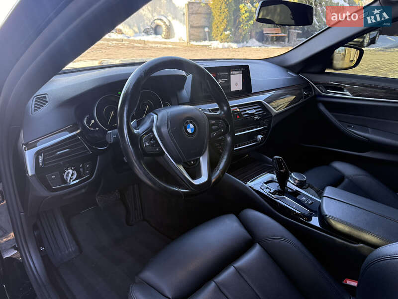 Седан BMW 5 Series 2017 в Львове
