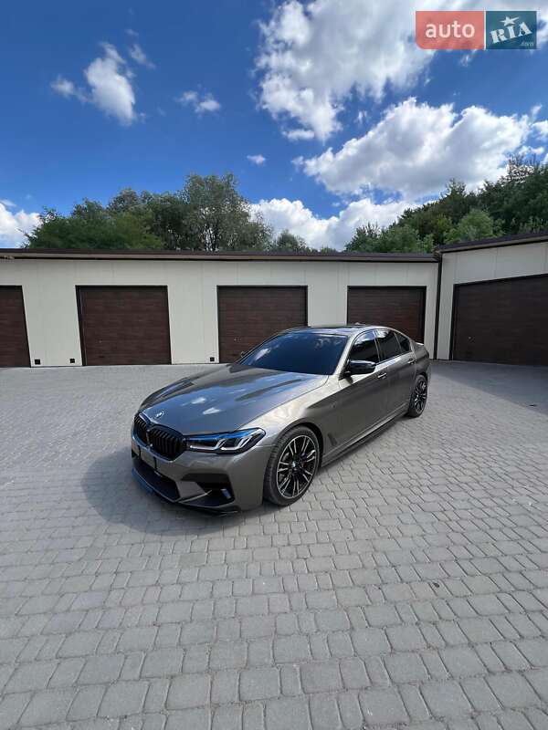 Седан BMW 5 Series 2017 в Львове