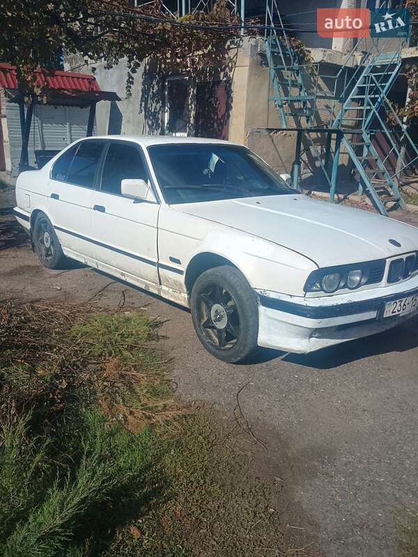 Седан BMW 5 Series 1991 в Николаеве