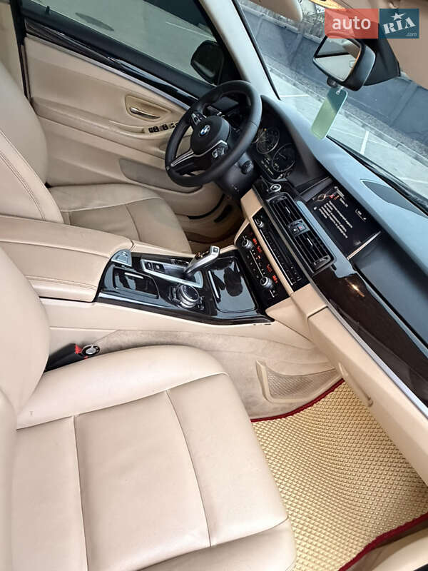 Седан BMW 5 Series 2012 в Черновцах