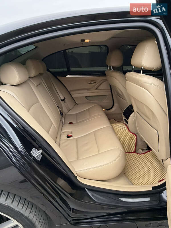 Седан BMW 5 Series 2012 в Черновцах