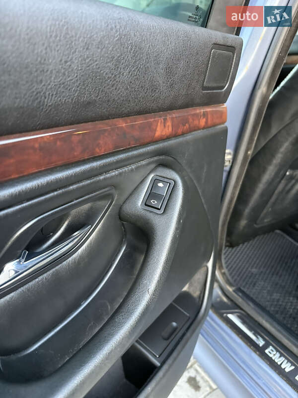 Седан BMW 5 Series 2001 в Дніпрі
