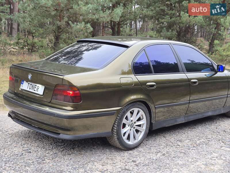 Седан BMW 5 Series 2002 в Ахтырке