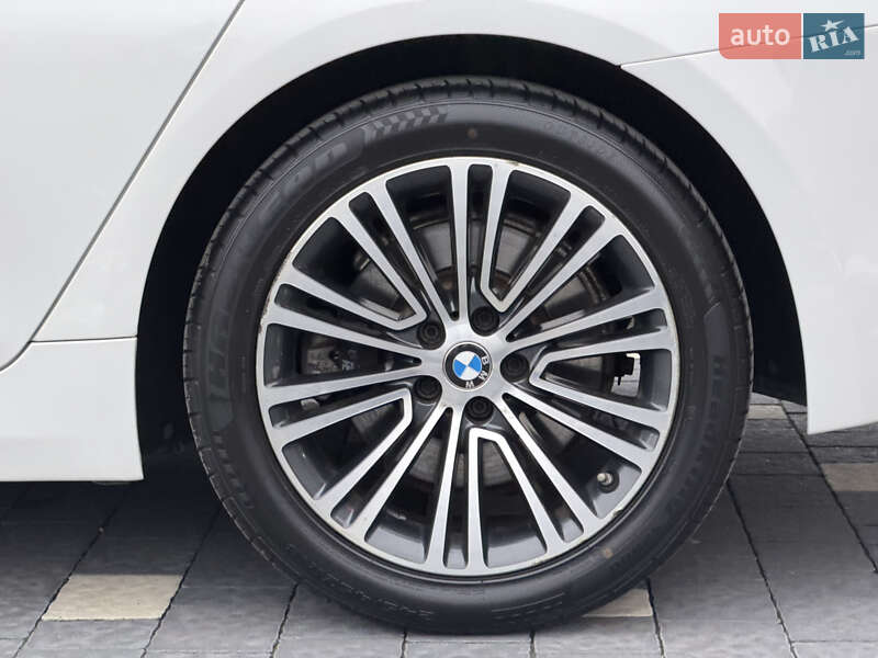 Седан BMW 5 Series 2017 в Ужгороді