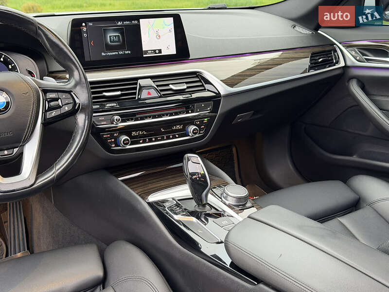 Седан BMW 5 Series 2017 в Ужгороді