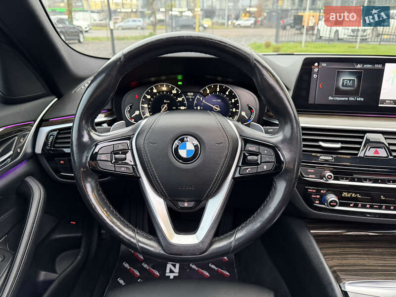 Седан BMW 5 Series 2017 в Ужгороді