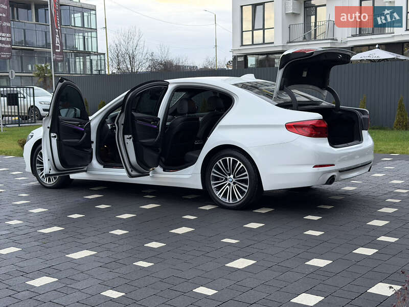 Седан BMW 5 Series 2017 в Ужгороді