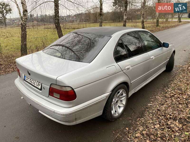 Седан BMW 5 Series 2000 в Рівному