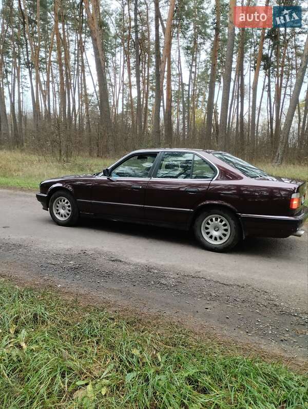 Седан BMW 5 Series 1990 в Краснокутске