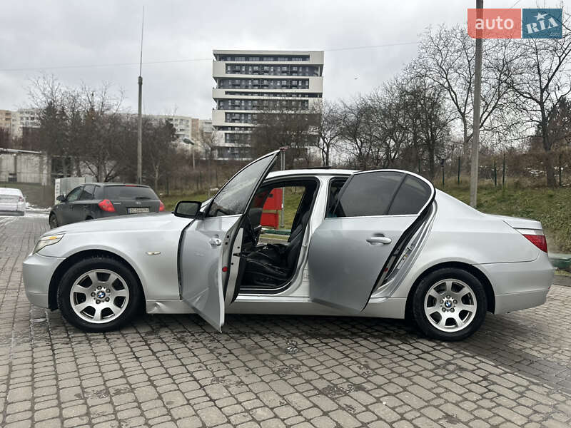 Седан BMW 5 Series 2004 в Львове