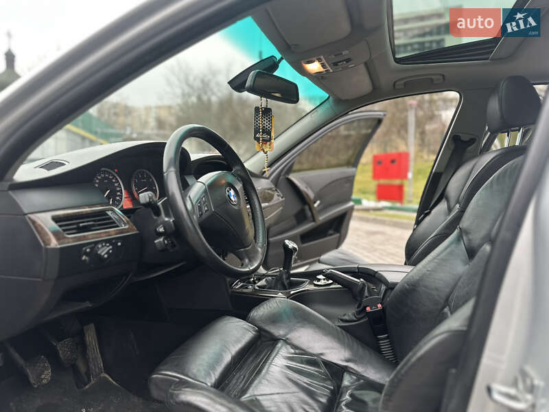 Седан BMW 5 Series 2004 в Львове