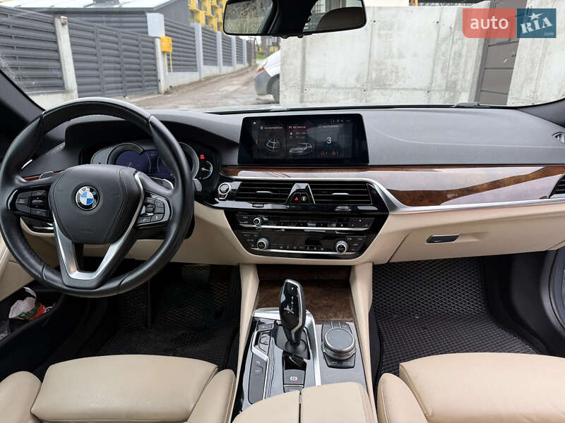 Седан BMW 5 Series 2018 в Львове