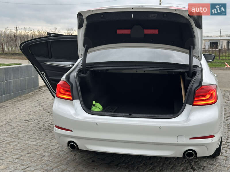 Седан BMW 5 Series 2017 в Александрие