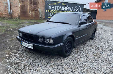 Седан BMW 5 Series 1989 в Ромнах