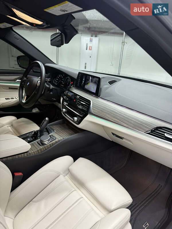 Седан BMW 5 Series 2017 в Киеве