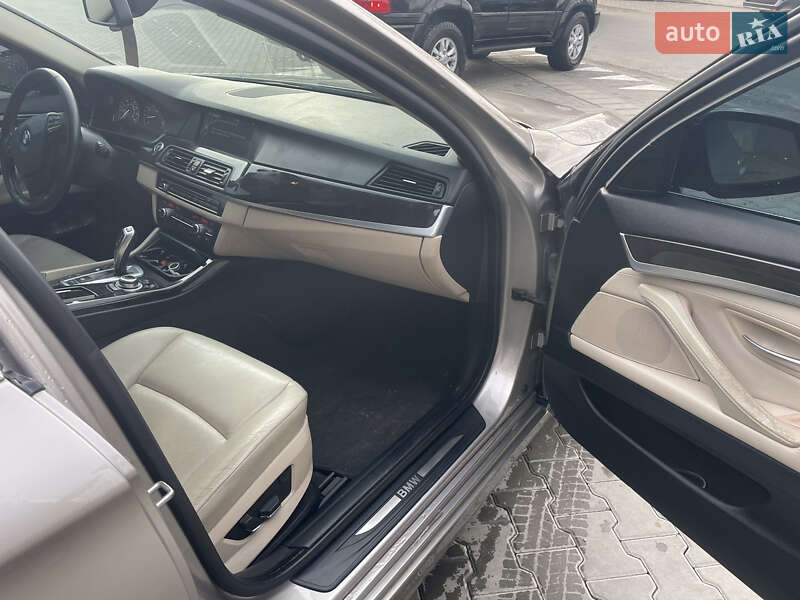 Седан BMW 5 Series 2013 в Черновцах